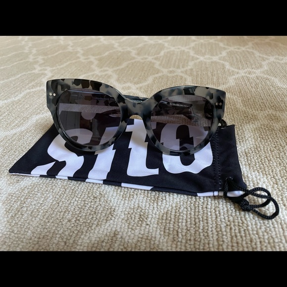 2 Pairs of Sunglasses BRAND NEW! - Picture 2 of 2